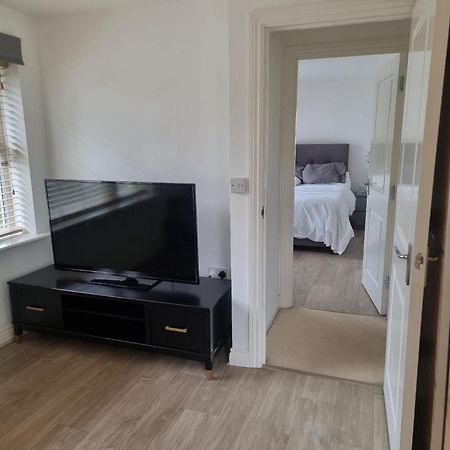 Bromley Common- Double Bedroom With En-Suite With Private Lounge In Shared Town House Exterior photo
